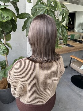 ティティ(TiTi) シルキーベージュ×ブリーチカラー[TiTi_栗林れい]