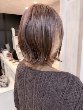 キャアリー(Caary) 福山市Caary人気インナーカラー 切りっぱなし外ハネグレージュ