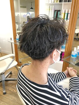 ヘッズ 本八幡店(HEADS) MEN'S HAIR  センターパート　ツイストスパイラル　コンマヘア