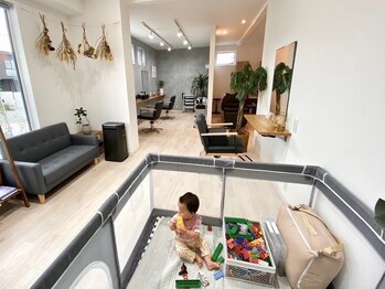 ココヘアールーム(COCO hair room)の写真/キッズスペースではLEGOなどのお子様が遊べるおもちゃを完備◎キッズカットも大歓迎です♪