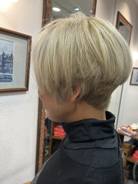 ヘアースタジオ クリーム(HAIR STUDIO CREAM) 30代40代50代大人ハイトーンショート/ことりベージュ
