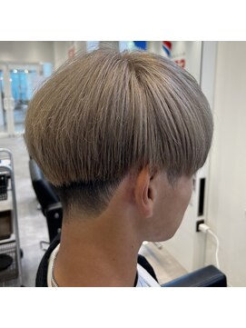 オーシャントーキョー 仙台(OCEAN TOKYO) ブリーチプラチナベージュメンズヘアマッシュ刈り上げ