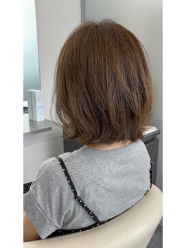 ジエクト アイロ(The Ect ilo) くびれボブ　アッシュグレージュ