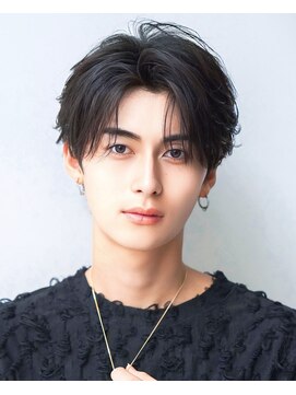 オーシャントーキョー 渋谷神南(OCEAN TOKYO) 韓国ヘアカルマパーマカルマバングセンターパート黒髪ウルフ