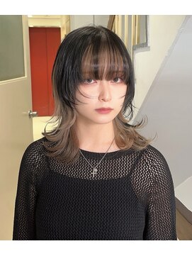 アミバイアブソ 新宿(ami by Absolute) ウルフカット　インナー　ミルクティーベージュ