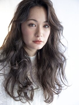 ビューティーアンドケアカロン(Beauty and Care CALON) 透明感が引き立ち上品さも兼ね備えたニュアンスレイヤー