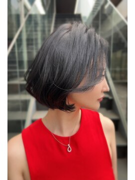 リークフー(Ree cu fuu) 前下がりボブ　レイヤーボブ　黒髪ヘアー　大人ボブ