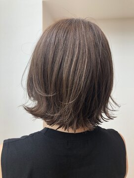 ヴィヴィ(VIVIE) 小顔外ハネ切りっぱなしボブラウンラベンダーアッシュグレージュ