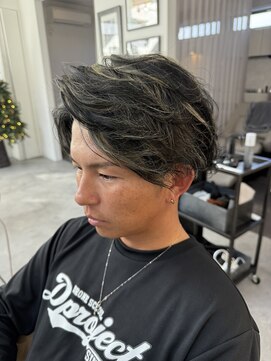 メンズニュアンスパーマ＆白メッシュ/圧倒的技術のメンズヘア