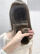 エンス 銀座(Ence)&nbsp;ブリーチなし/スモーキーカラー/髪質改善/グレーブラウン/前髪