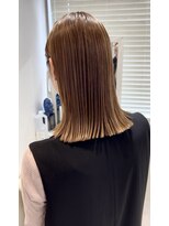 アイビー(Ivy)&nbsp;ぱつっとボブ　細ハイライト　グレージュカラー