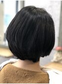 カーキグレージュマッシュショートボブフェザーバングヘナ(所沢)