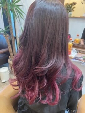 リーラ(Lila) カットカラーグラデーション