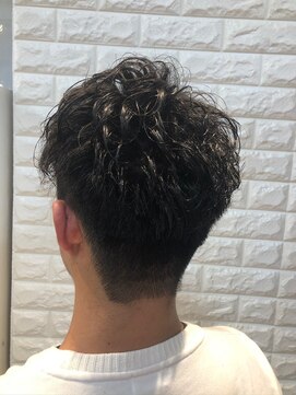 ティエル(Tiele) メンズパーマスタイル