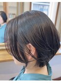 大人可愛いショートグラデーションボブ