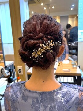 アロマ ヘアー ルーム 新宿店(AROMA hair room) 艶ピンクボルドー シニヨンアレンジ/新宿/新宿西口