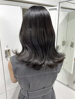 ラルムバイシー 新宿(LARME by Sea)&nbsp;透明感暗髪ダークグレー×くびれヘア【新宿/髪質改善/暗髪】