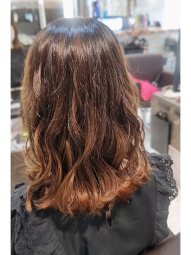 エムテコ(M.techo) ふんわりミディアムヘア♪