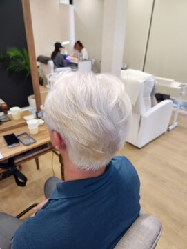 ミラシィ 成田(Mirashy) メンズ☆ホワイトカラー♪