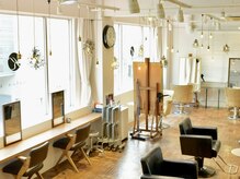 ヘアサロン ケッテ(hair salon kette)の雰囲気（光が差し込む店内もまた魅力的。まさにくつろぎ感。）