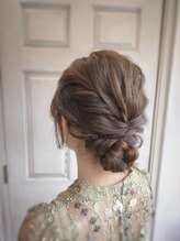 アロマ ヘアー ルーム 新宿3号店(AROMA hair room)&nbsp;垢抜けシニヨン　お呼ばれヘア　ゆるふわ
