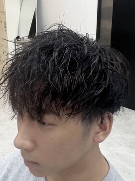 ヘアーアンドビューティー ザ ビー(Hair & Beauty the B) ◎ツイストスパイラル / マッシュベース / メンズパーマ