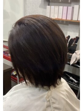 エムアンドティー(M&T) 似合わせショートウルフレイヤー×ヴィラロドラカラー