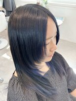 ルネラトーキョー(RUNERA TOKYO)&nbsp;ウルフカットインナーカラー顔まわりレイヤーブルーカラー