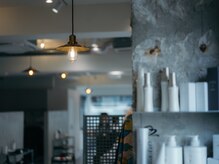 フィックス(FIX)の雰囲気（髪質改善用のプロダクトも豊富！）