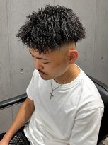 ブラッシュ アップ(Brush Up)&nbsp;短髪フェードツイストスパイラルパーマ