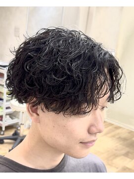 ヘアアンドフェイス ルースト(hair&face ROOST) 刈り上げセンターパート/波巻きツイストスパイラル/円町