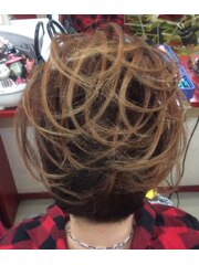 スジ盛りヘアー