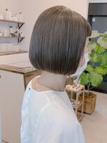 イル(ill)&nbsp;guestsnap ワンブリーチ　グレージュ　ミニボブ　大須