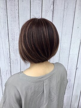 シェリ(cherie) ボブ ハイライト 白髪ぼかし