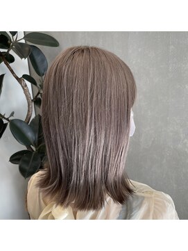 フェリア 梅田(FERIA) ミルクティーグレージュ