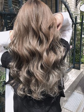 プルメリアドット(Plumeria.) royal × milk