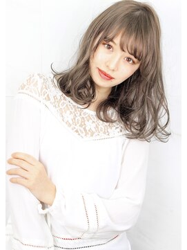 ラミ(L'ami) ☆ グレージュ× 小顔毛束感ミディアム ☆ ひし形シルエット