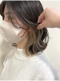 ベージュ系のイヤリングカラー/ミディアムボブ