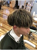 【メンズ】高校卒業ツイストスパイラルパーマ×ハイライト