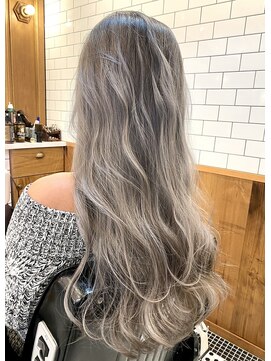 リフル 八王子(RIFULL) ハイライト レイヤー ショートヘア ボブ くびれレイヤー