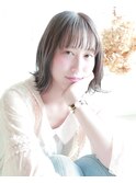 外ハネレイヤーボブ　ミディアムヘア