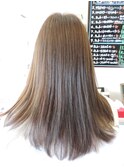 オレンジを抑える為の補色カラー(ブレンド)がポイントです。