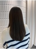オリーブベージュ