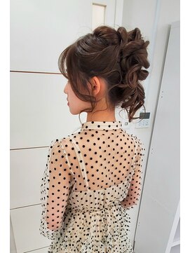 ステラ(Stella) シニヨンポニーテール