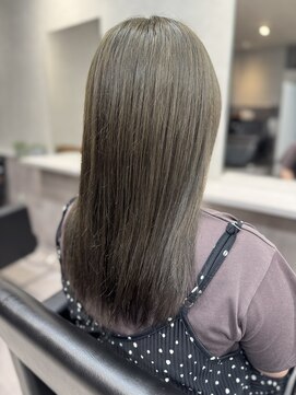 オリーブベージュ