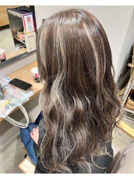 韓国ヘアレイヤーカットダブルハイライトカラー【Lapista池袋】