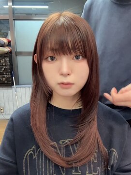 サロンドルテラ (Salon de Lutella) 上品なレイヤースタイル×ラインがキレイ