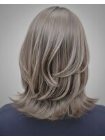 アンドモア(and MORE) レイヤー外ハネスタイル