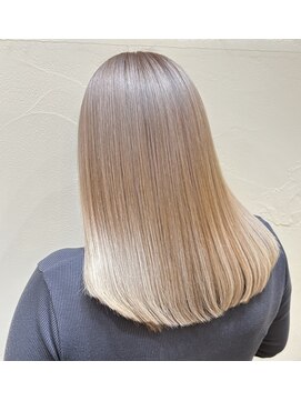 シエル ドゥ サワ(ciel de SAWA) ホワイトベージュカラー^^