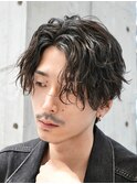 センターパート縦落ちウェーブスパイラル
